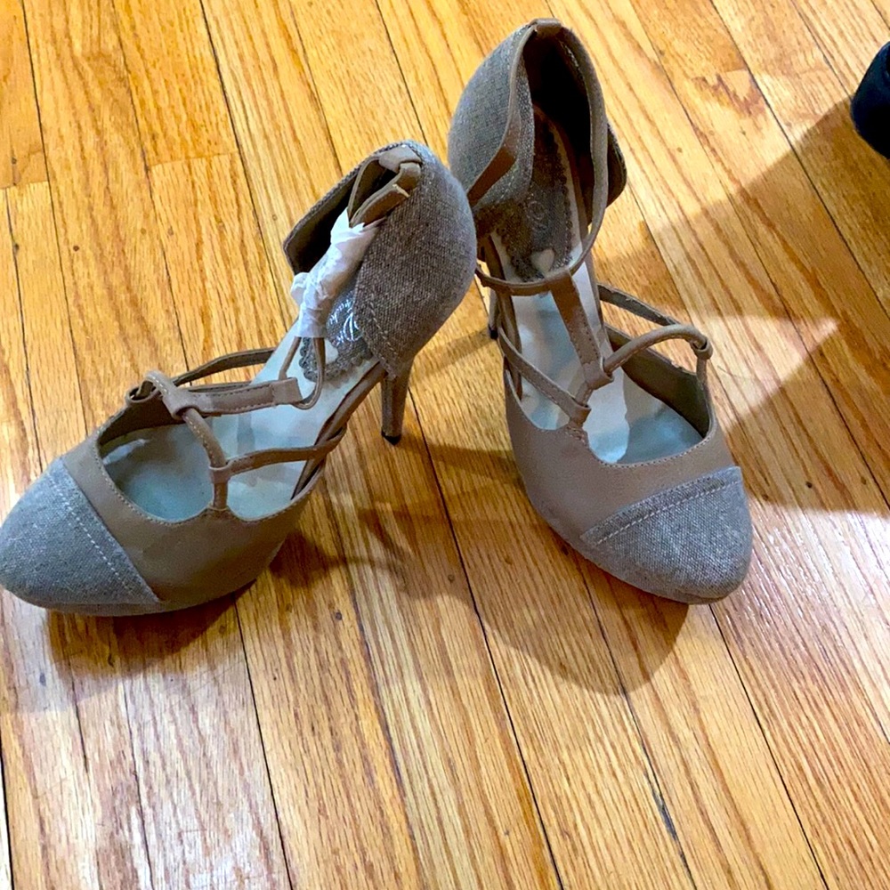 Strapped  closed toe heels